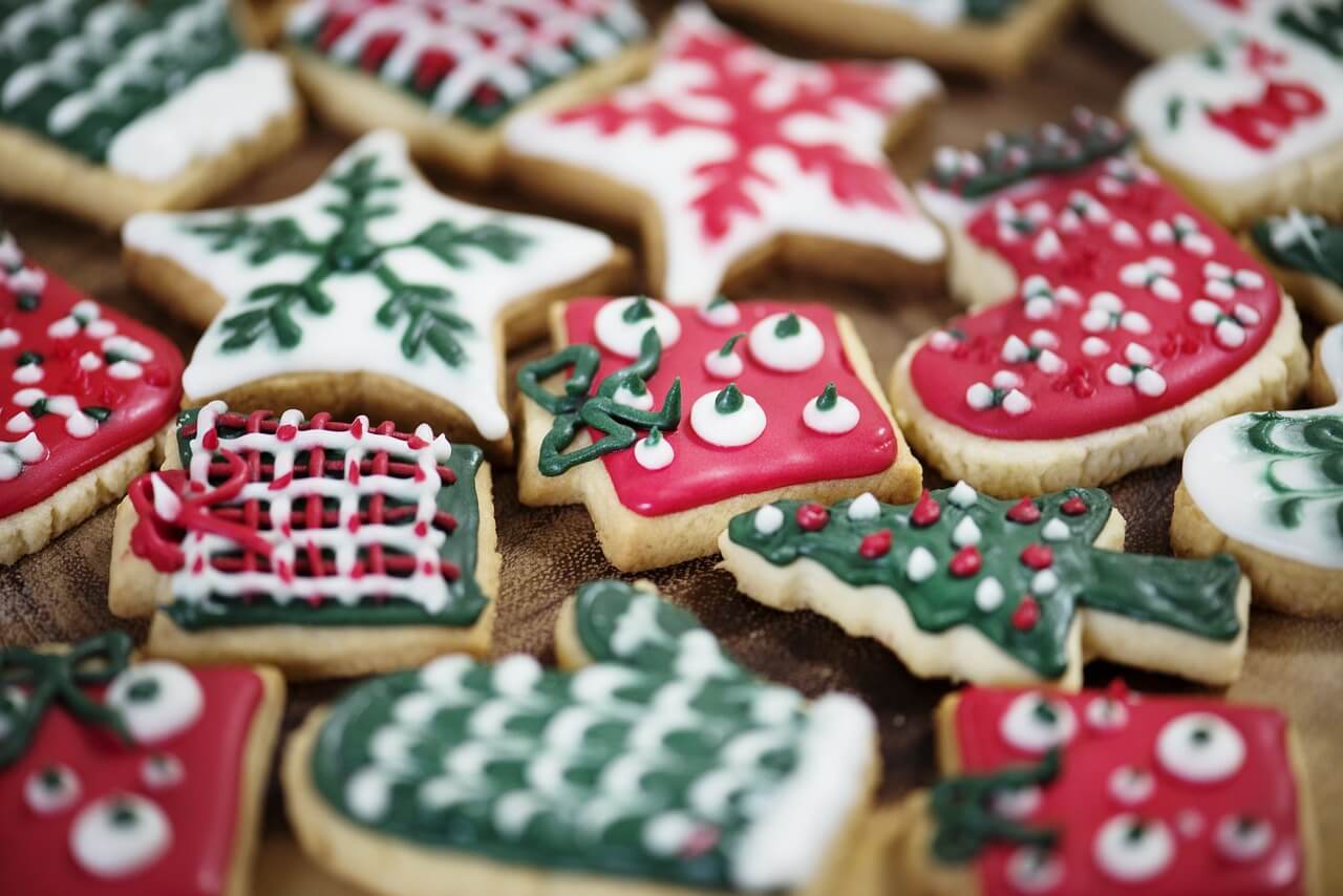 Decorating Cookies for Fun Family Christmas Game