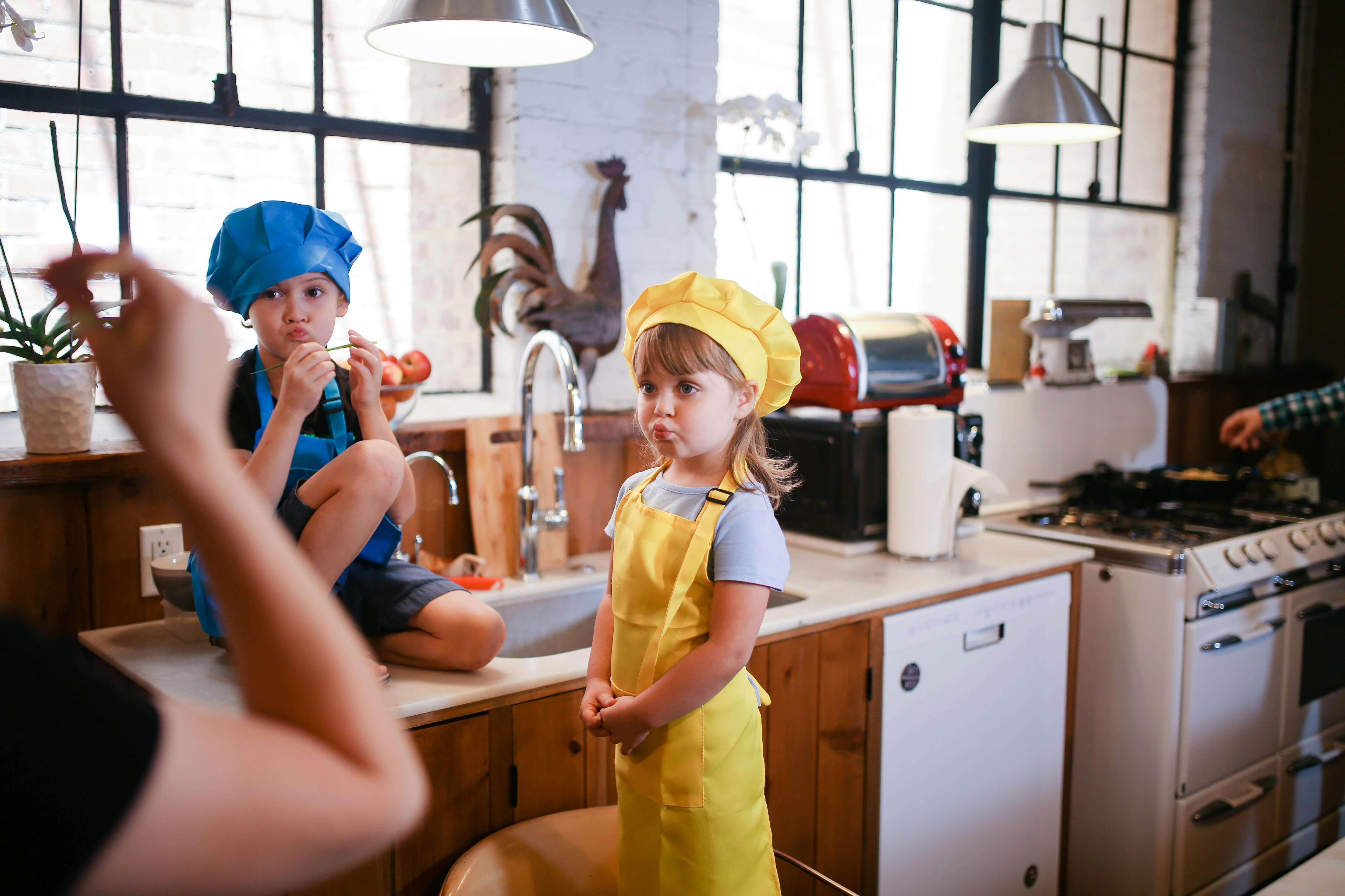 kidswearingaprons