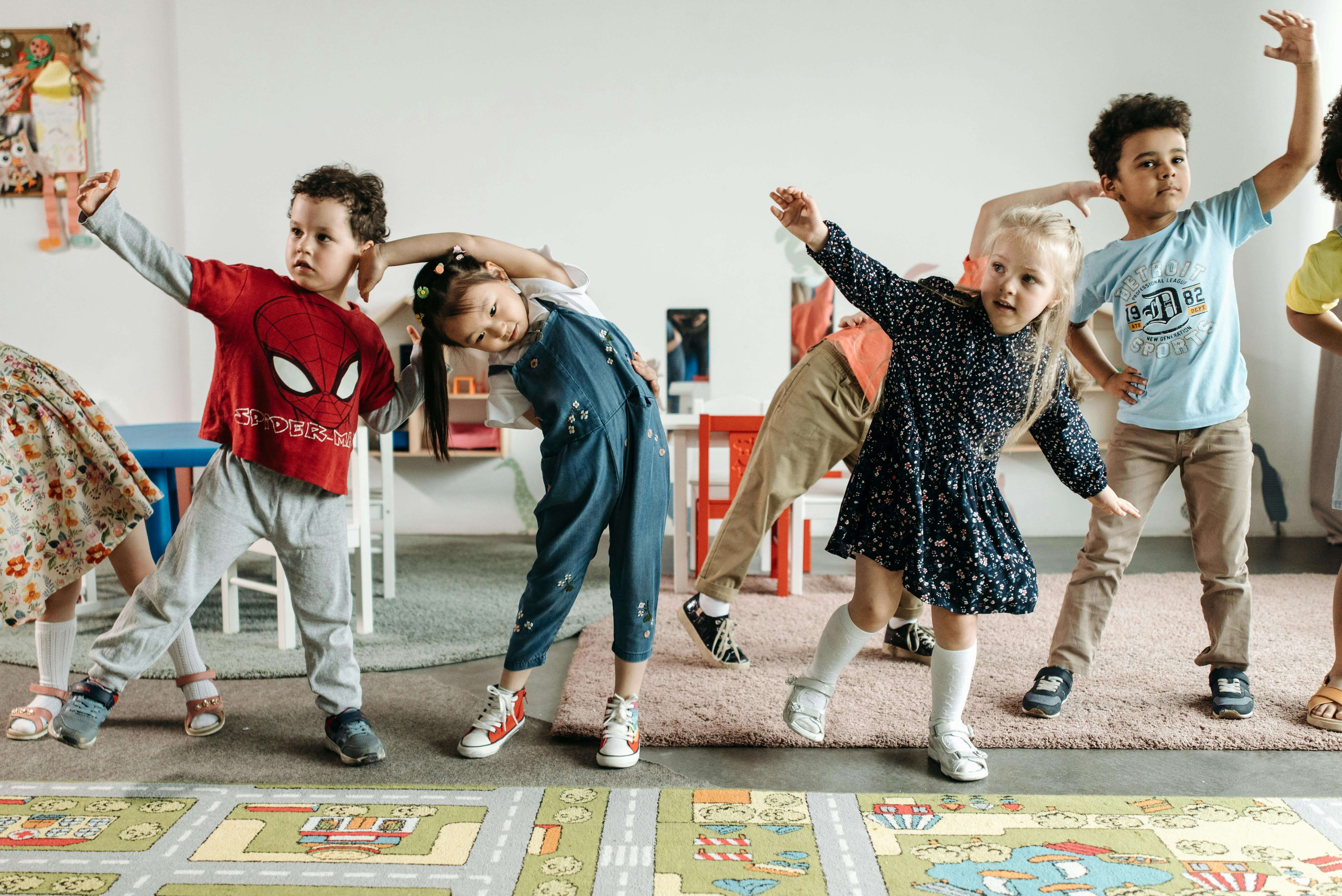 7 preschoolers stretching